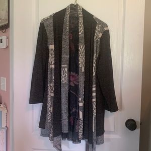 Ali Miles from Dillards reversible jacket. Size medium/large. New condition.